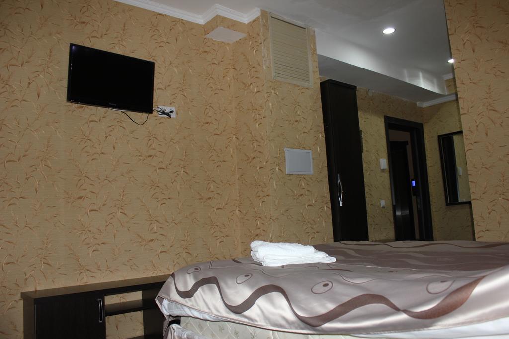 Home Hotel Astana Δωμάτιο φωτογραφία
